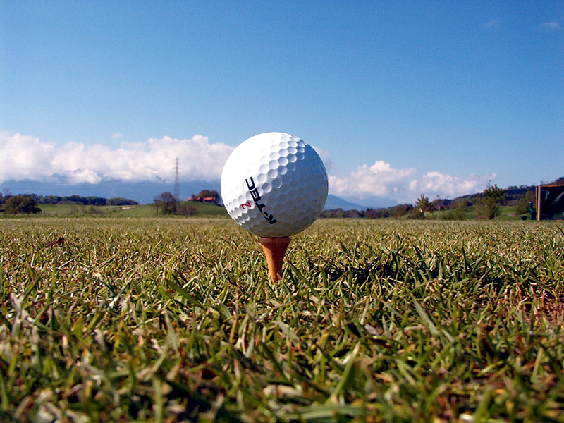 golf-ball_teedup